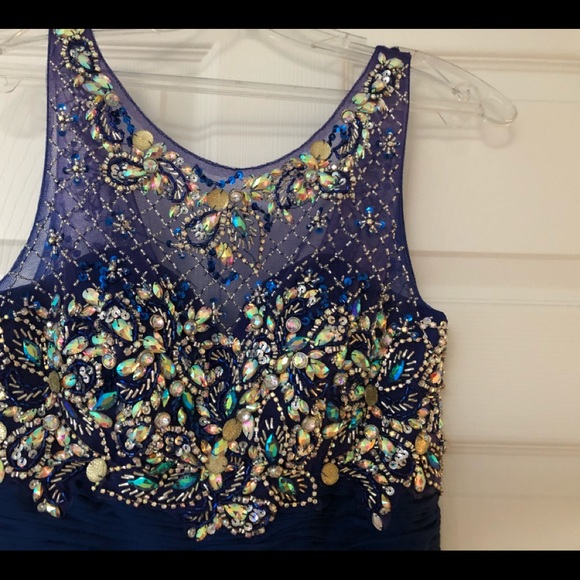 Dress - Picture 2 of 7